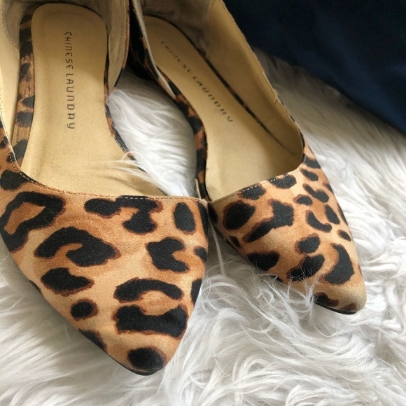 Chinese Laundry Cheetah Print Point Toe Flats - Picture 3 of 6